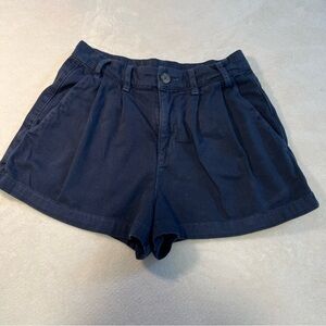 Free People Women’s size 0 navy blue Pleated shorts with pockets